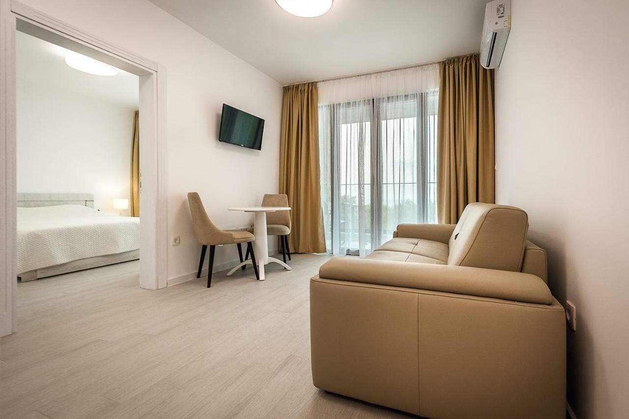 Adria Lux Apartmens 2 Свети Стефан Екстериор снимка